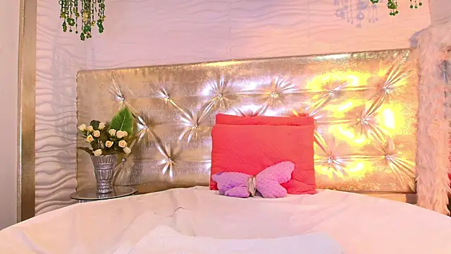 nela_moretti's cam snapshot