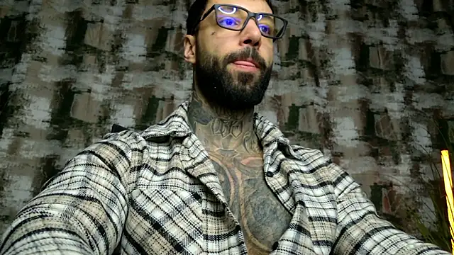 MasculineGuy99 live sex cam
