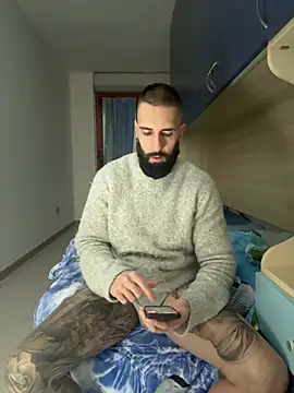 Gioeltoro89 live sex cam