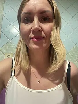 RainyAngel17's cam snapshot