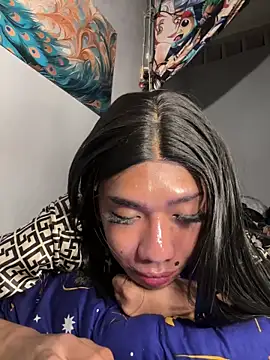 Makemefallinlove live sex cam