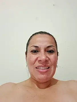 Zaralu_'s cam snapshot