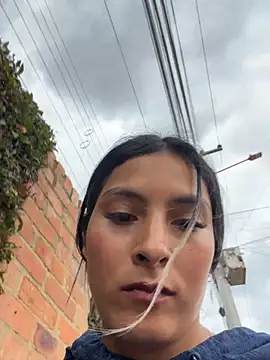 Cami_Leon2's cam snapshot