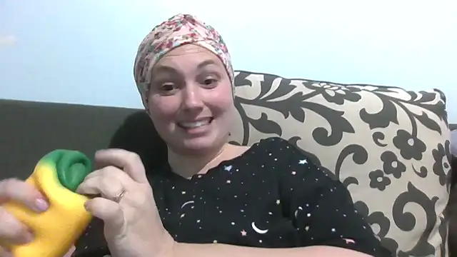 MilfyMrsRobinson live sex cam