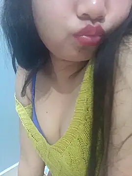 EliraMoon live sex cam