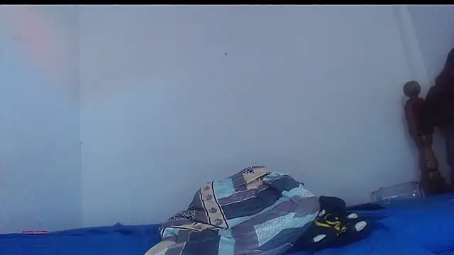 blondebitchlitle live sex cam