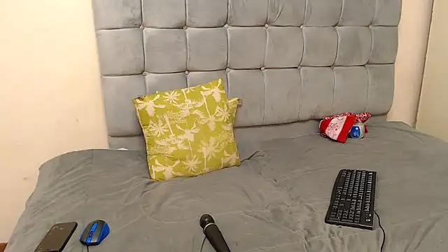 PornFlexy001's cam snapshot