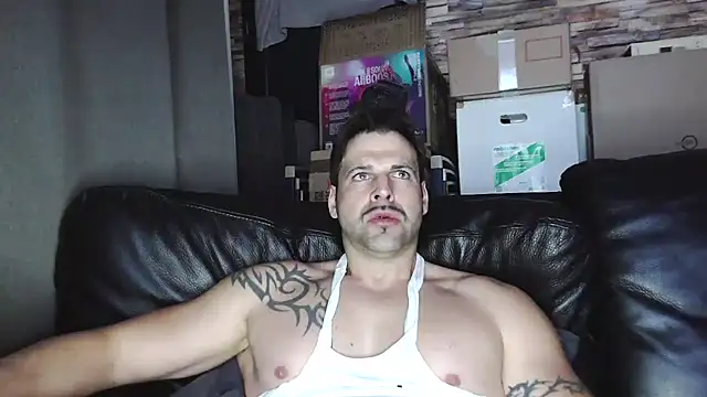 XxBigboybandxX live sex cam