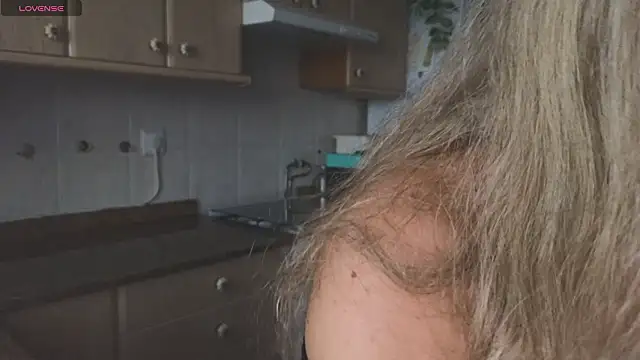 Lunamix live sex cam