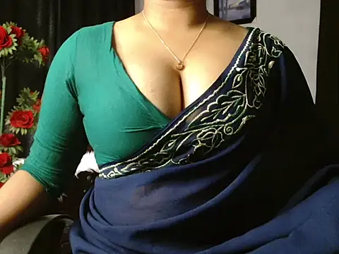RaishaSEXY live sex cam