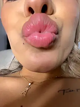 MystiqueXXX's cam snapshot