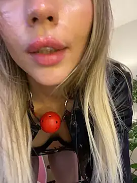 MistressMommyKate's cam snapshot