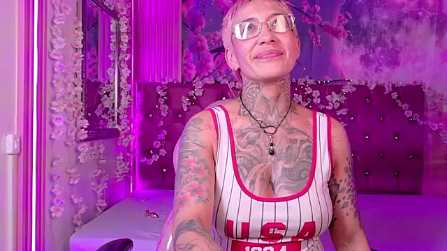 Everlyn_sexx's cam snapshot