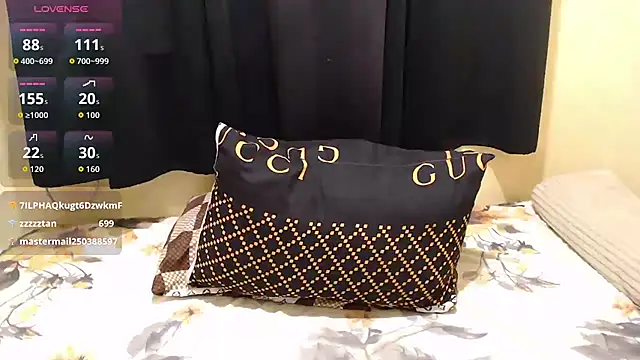 x_brittany_x's cam snapshot