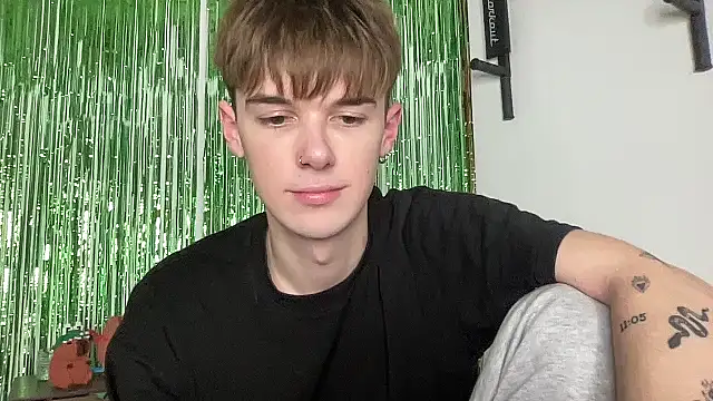 YourMilkyGuy live sex cam