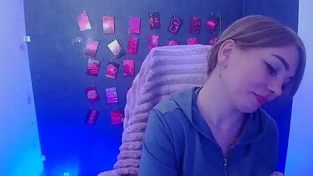 CuttieEmma live sex cam