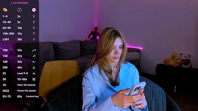 LEANALIES live sex cam