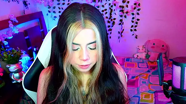 Kittyuwu_'s cam snapshot