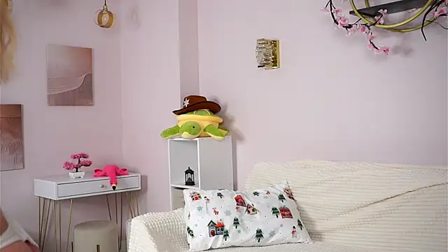 SunnivaCovil live sex cam