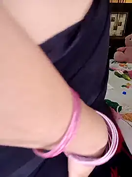 PRIYA_22's cam snapshot