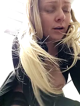 Bondgirl_013 live sex cam