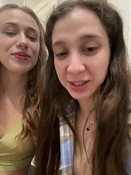 yourfavcouple_'s cam snapshot