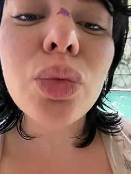 mangolini_parrocini live sex cam