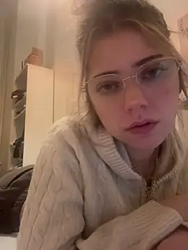 MelliMoon's cam snapshot