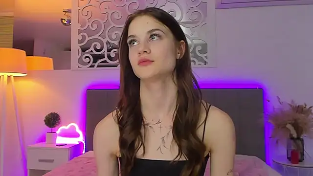 LuisaClover's cam snapshot