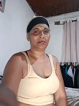 Goodgirlsue_77 live sex cam