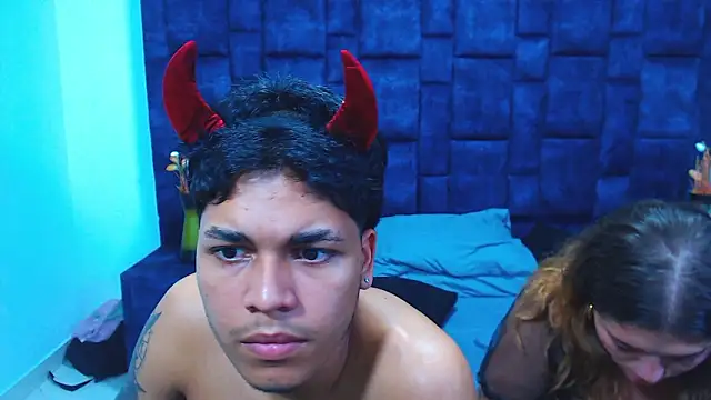 Hilary_David live sex cam