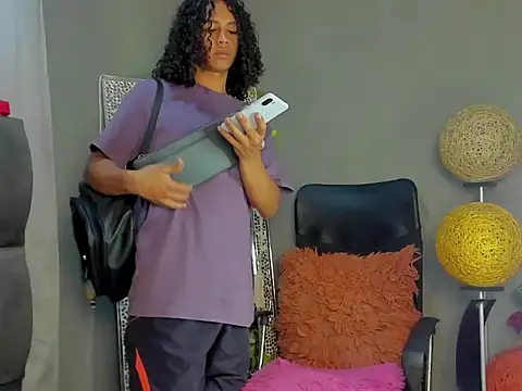 dylaans19 live sex cam