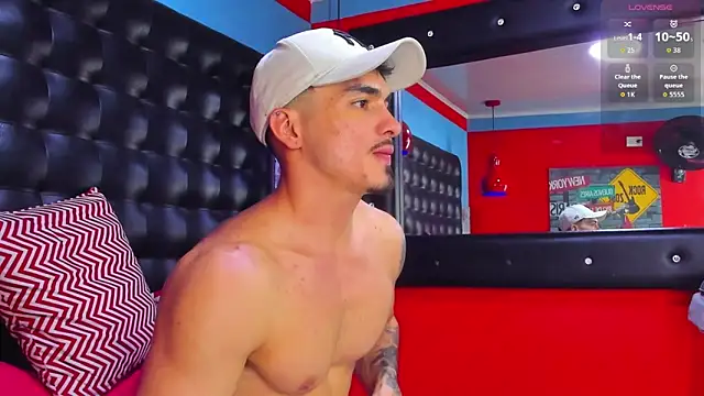 Big_ValentinHunk live sex cam