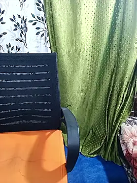 alinaarora's cam snapshot