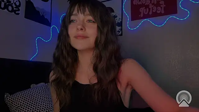 Emilia0_0_7's cam snapshot