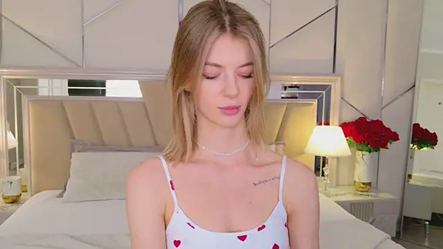 MeganMour live sex cam