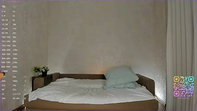 _smile_in_glow_'s cam snapshot