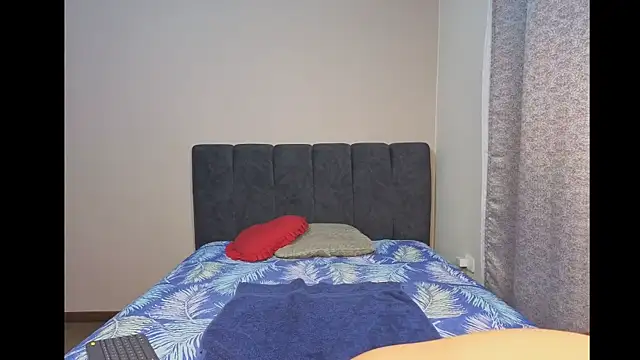 MiaOrtizCam live sex cam