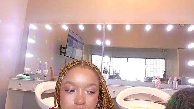 chocolatecrememia live sex cam