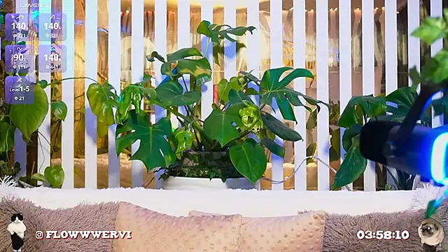 FlowweerGirl live sex cam