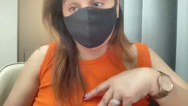 sassypooja live sex cam