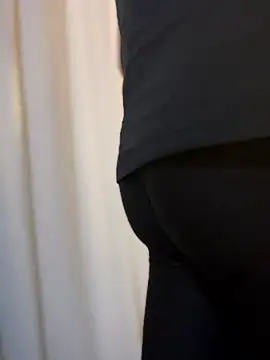 Chic_desire live sex cam