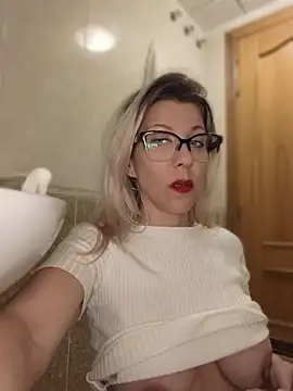 ManuelaX live sex cam