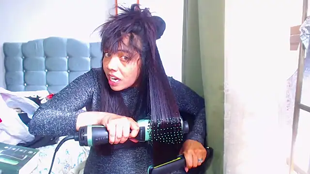 AmaraRoberts420 live sex cam