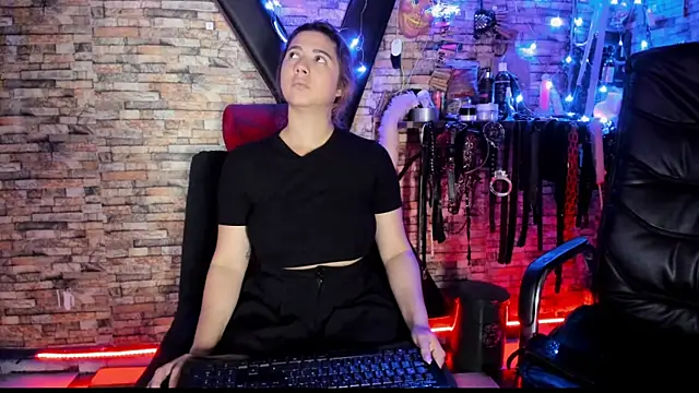 Liltildeman_moon live sex cam