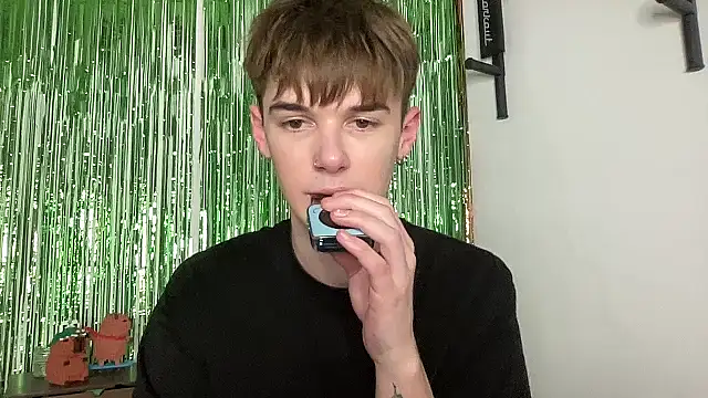 YourMilkyGuy live sex cam