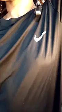 Oshadi_ruchira live sex cam