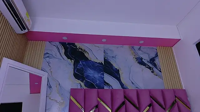 littleebonny's cam snapshot