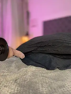 Soyamelia_99 live sex cam