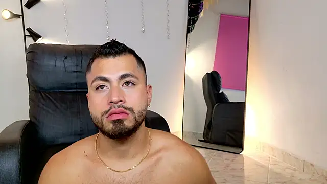 Juan_Castano live sex cam